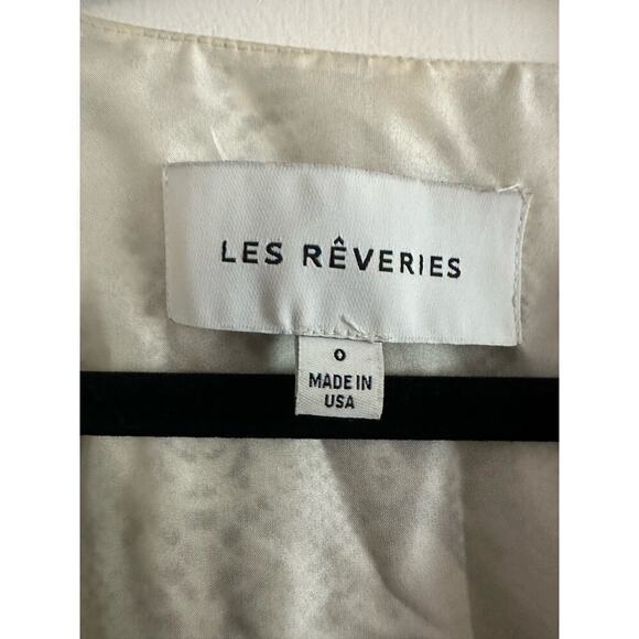 LES REVERIES Beige Python Snake Skin Print Wrap Flutter Sleeve Silk Dress - Sz 0 - Picture 7 of 9